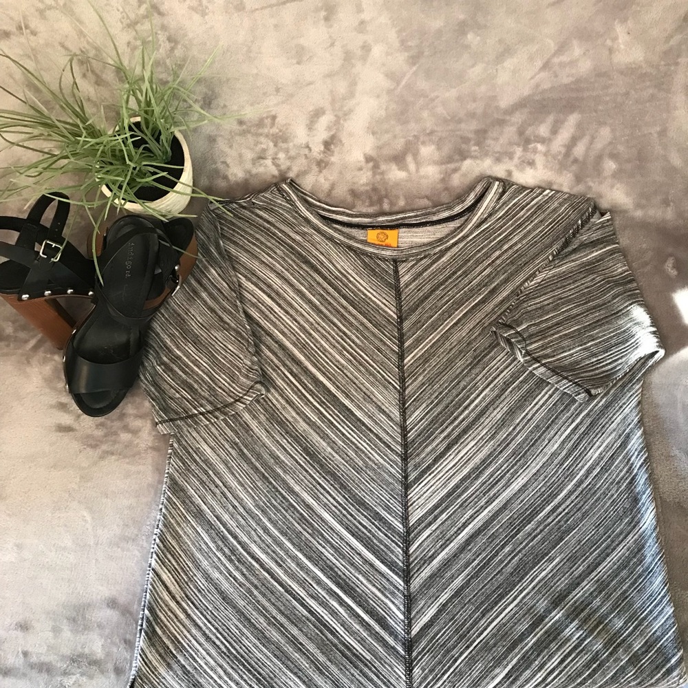 Ruby Rd. “Cold-Shoulder” Top - Picture 6 of 6